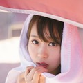 芹澤優のセカンド写真集表紙カット公開！ビーチサイドで愛らしい表情