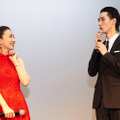 松雪泰子、沖縄国際映画祭に真っ赤なロングドレス姿で登場