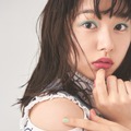 桜井日奈子、魅惑的なリップで誌面に登場！ファンを虜に