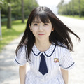 乃木坂46の4期生・筒井あやめが全シングル衣装の制服を着用！特設サイトオープン