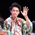 小栗旬（撮影：竹内みちまろ）