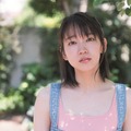 吉岡里帆、グラビア撮影で夏を満喫！『blt graph.』表紙登場