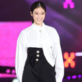 【GirlsAward 2019】今田美桜、モノトーンコーデで登場！「足がガクガク」と照れ笑い