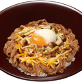 すき家、ピリッと辛い3種のきのこがのった牛丼を期間限定販売