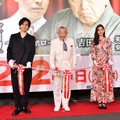 生田斗真、笑福亭鶴瓶、新木優子【写真：竹内みちまろ】