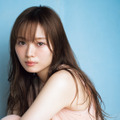 乃木坂46梅澤美波（C）LUCKMAN／CMNOW vol.206