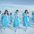 日向坂46の新曲MV公開！メンバーが“あざとかわいい”ダンス披露