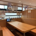 くら寿司、入店から退店まで店員と接触しない「非接触型サービス」標準装備店舗1号店オープン