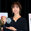 篠田麻里子【撮影：小宮山あきの】