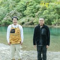 支笏湖 (C)UHB/YOSHIMOTO KOGYO 左から）タカ、トシ