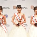 森明日香（中央）【写真：竹内みちまろ】