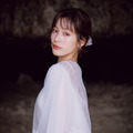 中村ゆりか1st写真集『Over the moon』（撮影：中村和孝）　（C）SDP