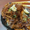 『北海道すた丼～濃厚バター焦がし焼肉味～』メディア試食会【撮影：小宮山あきの】