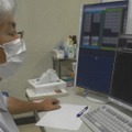 聖マリアンナ医科大学病院　CT画像見る医師（C）NHK