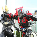 『劇場版 仮面ライダードライブ サプライズ・フューチャー』（C）2015 劇場版「ドライブ・ニンニンジャー」製作委員会 （C）石森プロ・テレビ朝日・ADK・東映