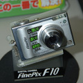 ISO1,600対応のFinePix F10