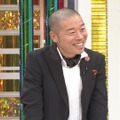 妻にまつわるおにぎり漫談を披露するアキナ・山名文和（C）MBS