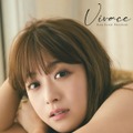 鈴木奈々写真集『Vivace』（発売：講談社、撮影：三瓶康友）