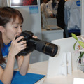 　コニカミノルタフォトイメージングは、デジタル一眼レフカメラ「α-7 DIGITAL」専用の「DTレンズ」3本を参考出展していた。