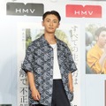 與真司郎【写真：竹内みちまろ】