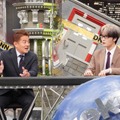 左から）井戸田潤（スピードワゴン）、ジェジュン（C）フジテレビ