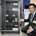 BX900とプラットフォーム技術本部 プロダクトソリューション技術統括部の市村賢司氏