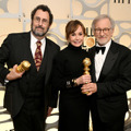トニー・クシュナー、クリスティ・マコスコ・クリーガー、スティーブン・スピルバーグ(Photo by Michael Kovac/Getty Images for Moët and Chandon)