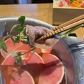 食べ方　撮影：渡邉