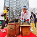 六本木ヒルズ屋上庭園で新春恒例「もちつき」イベント