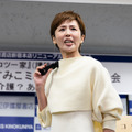 にしおかすみこ、自著『ポンコツ一家』発売記念イベントに登場「爆売れしたら母のため...」と野望も