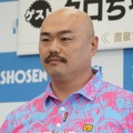 クロちゃん【写真：竹内みちまろ】
