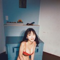 沢口愛華「GRAVURE A to Z_表紙」（講談社）