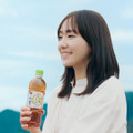 新垣結衣、「アサヒ 十六茶」新CMで先輩・小林聡美と初共演！お互いの印象は...？