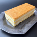 少し硬めのバターたっぷりのスポンジケーキとナッツがゴロゴロ入ったバタークリームが5層になっている「Beurre et Beurre」