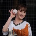 平祐奈、始球式に登場！ツーバン投球も「前回よりはレベルアップ」と笑顔