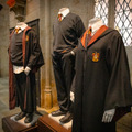 「大広間 ホグワーツの制服」‘Wizarding World’ and all related names, characters and indicia are trademarks of and © Warner Bros. Entertainment Inc. – Wizarding World publishing rights © J.K. Rowling.