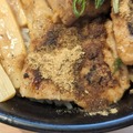 極　魚介豚骨厚切すた丼＠撮影:渡邉