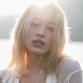 美月の初写真集『lxxe myself（ラブ マイセルフ）』（宝島社）