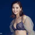 藤田ニコル、ネイビーブラでメリハリボディ＆美バスト