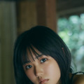 『原菜乃華1st写真集 はなのいろ』©KADOKAWA／写真：三瓶康友