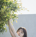 礒部花凜、1st写真集から最新カット公開「私の楽しんでいる様子が伝わったら...」