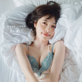 礒部花凜、1st写真集から最新カット公開「私の楽しんでいる様子が伝わったら...」
