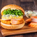 フレッシュネスバーガー「キングサーモンバーガー」