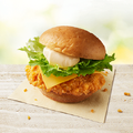 「チーズチキンフィレバーガー」
