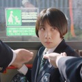 神木隆之介＆中川大志、松本穂香をワークアウトに誘うも......au“意識高すぎ！高杉くん”新CM