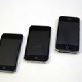 第1世代iPod touch、新型iPod touch、iPhone 3GSとの俯瞰比較（左から順に）