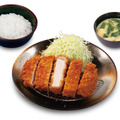 超厚切りロースかつ定食 930円