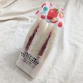 いちごソース&ホイップクリームサンド：撮影　渡邉