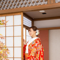 「なんたる艶やかさ」「美しすぎ」小松彩夏、赤と金が華やかな色打掛姿で新年の挨拶