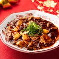 ＜台北餃子 次々＞宮崎県産有田牧場の黒毛和牛を使用した麻婆豆腐 （１パック）1,491 円　※伊勢丹新宿店限定販売